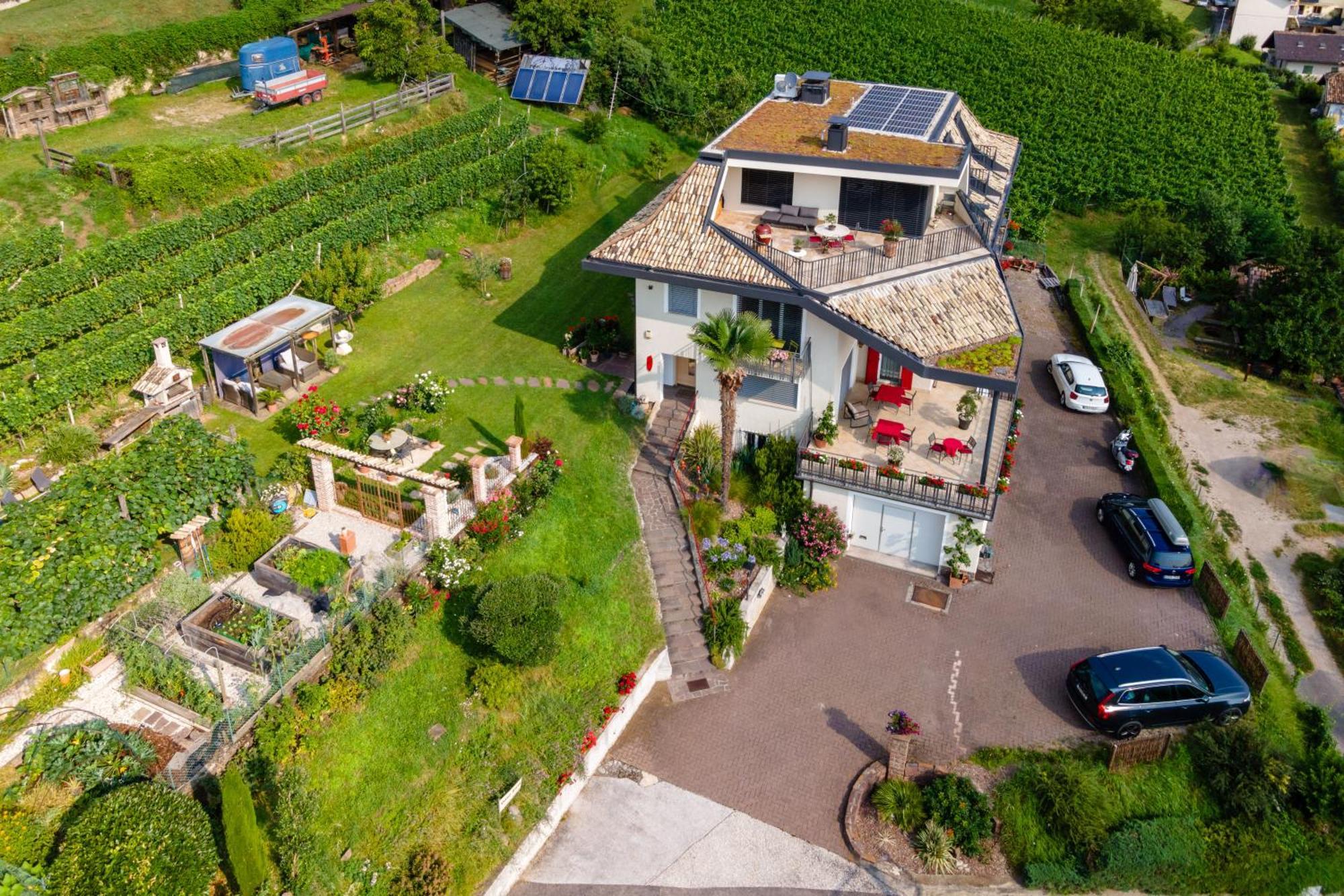 Haus Tirol Apartment Caldaro Bagian luar foto
